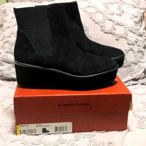 NIB Donald Pliner Janit Platform Black Suede Boot